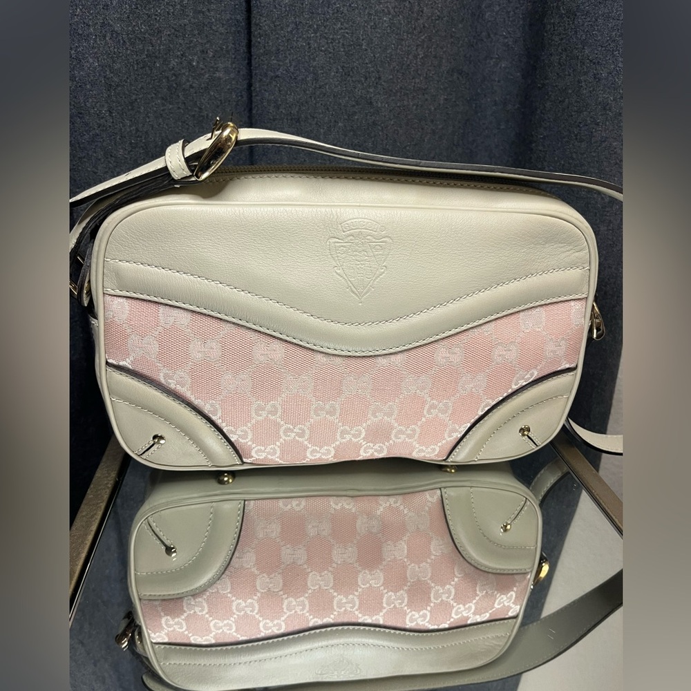 Gucci RARE Vintage Canvas and leather Shoulder Bag (As is condition)